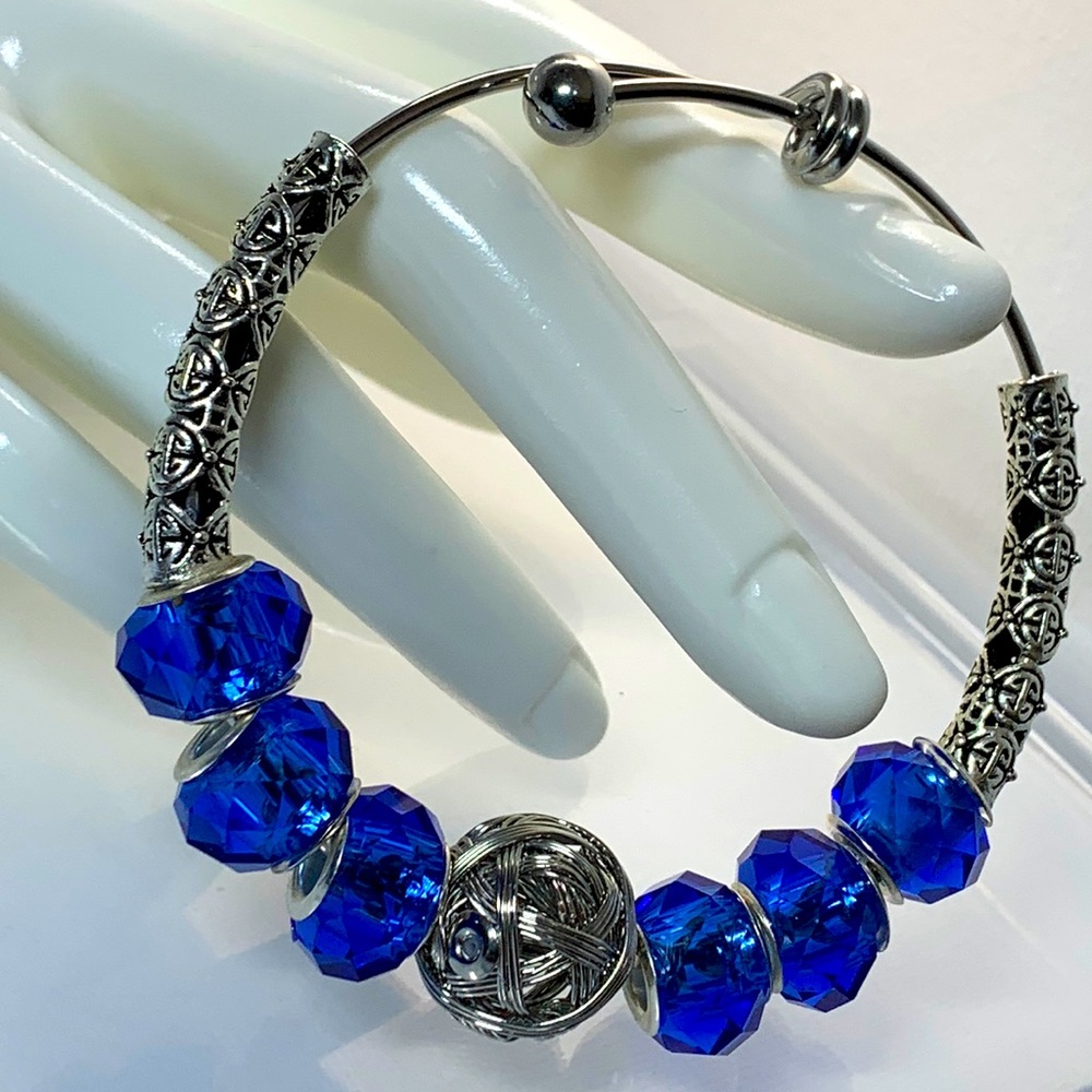 FILIGREE BLUE LAMPWORK CRYSTALS BANGLE 6cm diameter